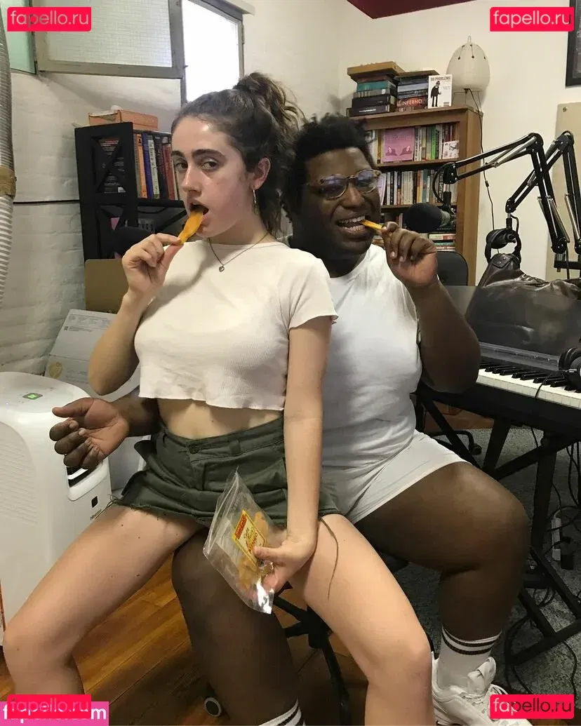 Rachel Sennott Onlyfans Photo Gallery 