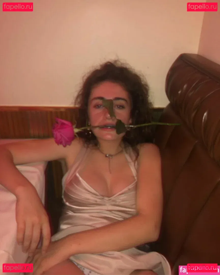 Rachel Sennott Onlyfans Photo Gallery 