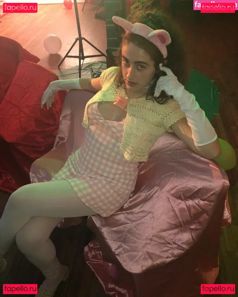 Rachel Sennott Onlyfans Photo Gallery 