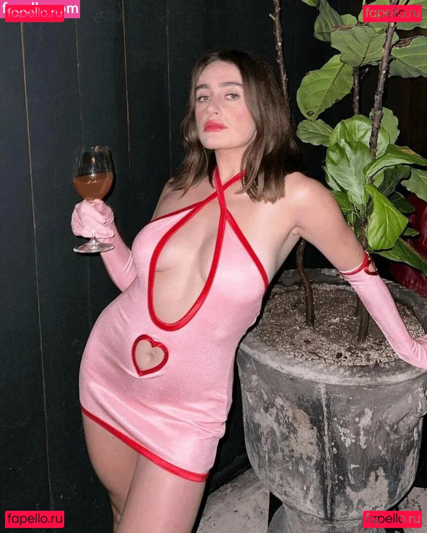 Rachel Sennott Onlyfans Photo Gallery 