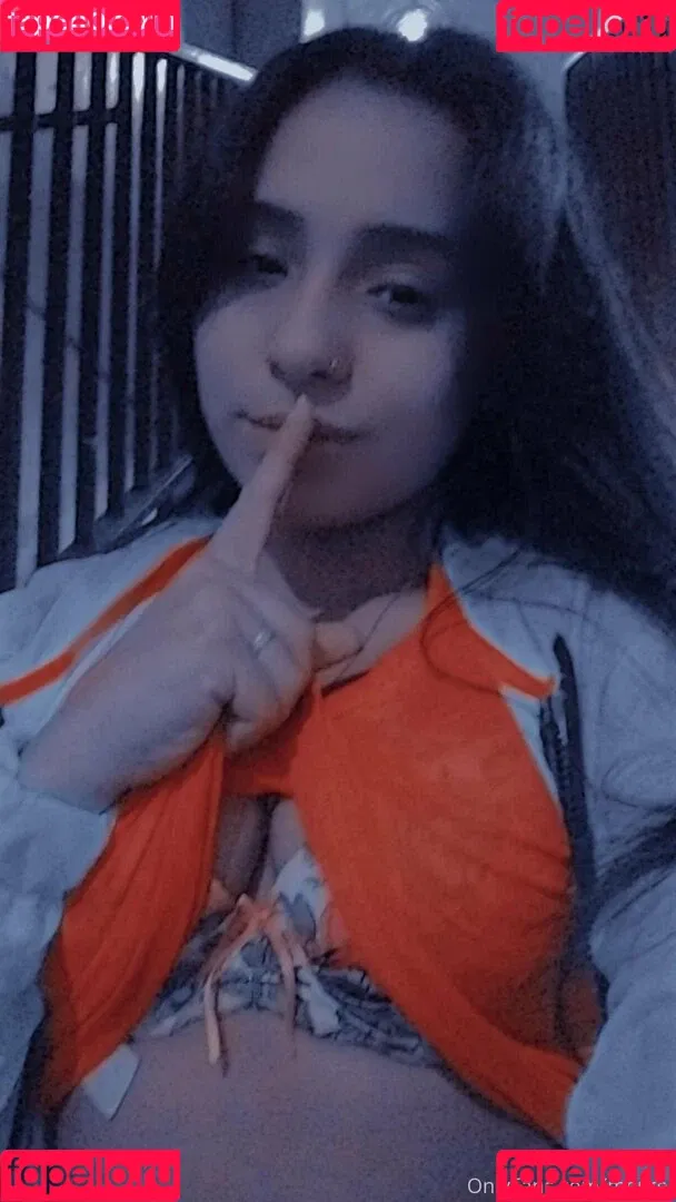 yiyisweetcousin Onlyfans Photo Gallery 