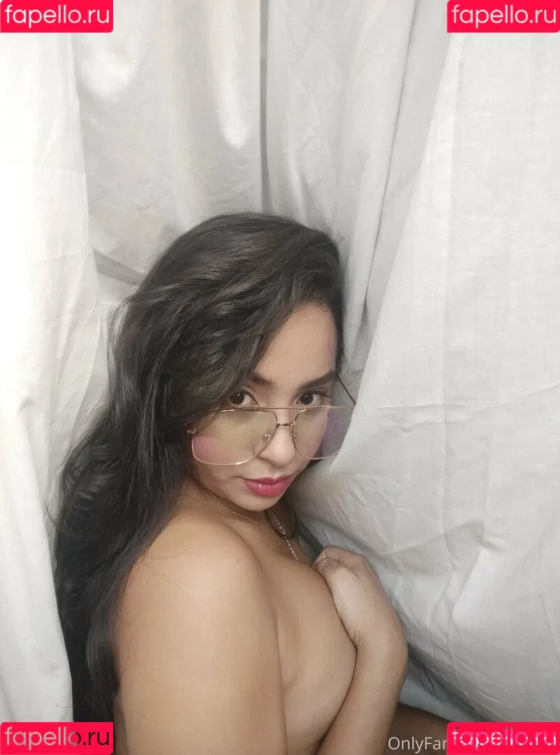 yiyisweetcousin Onlyfans Photo Gallery 