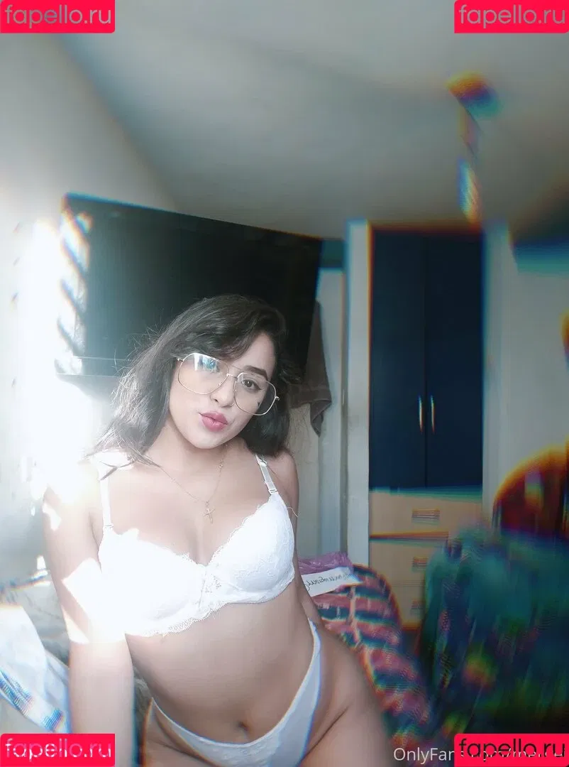 yiyisweetcousin Onlyfans Photo Gallery 