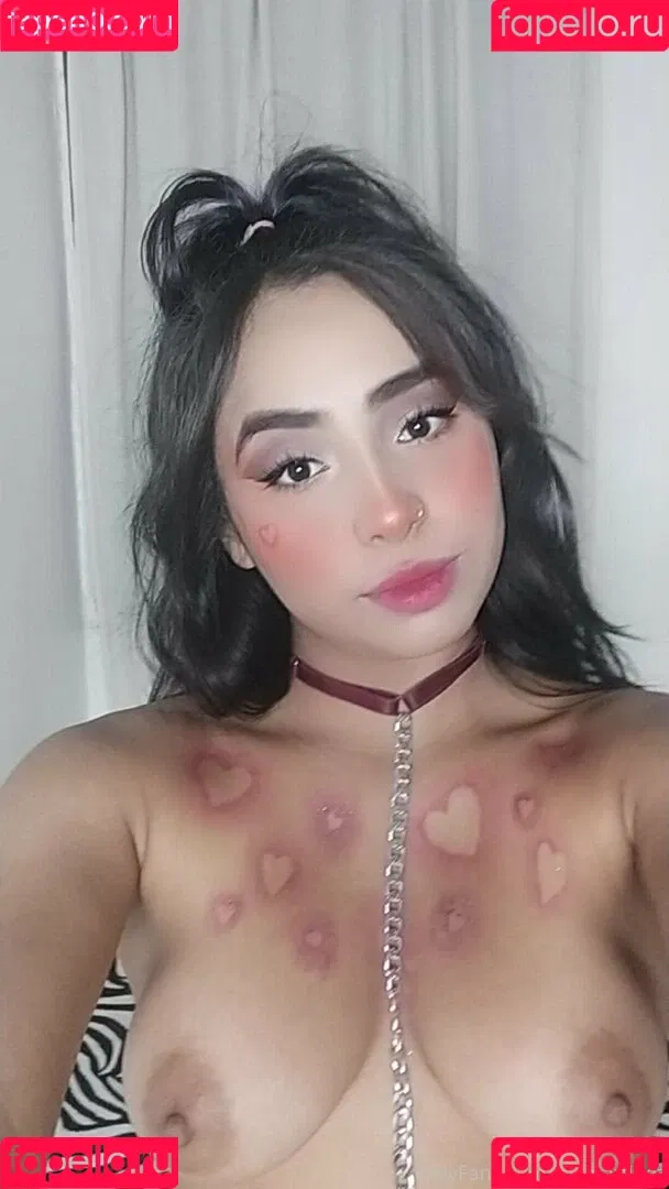 yiyisweetcousin Onlyfans Photo Gallery 