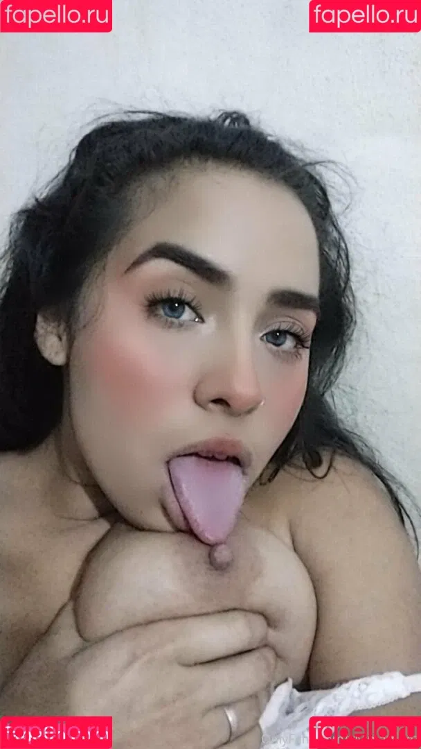 yiyisweetcousin Onlyfans Photo Gallery 