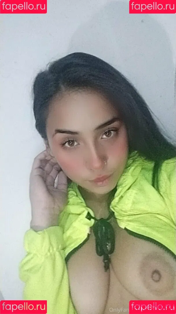 yiyisweetcousin Onlyfans Photo Gallery 