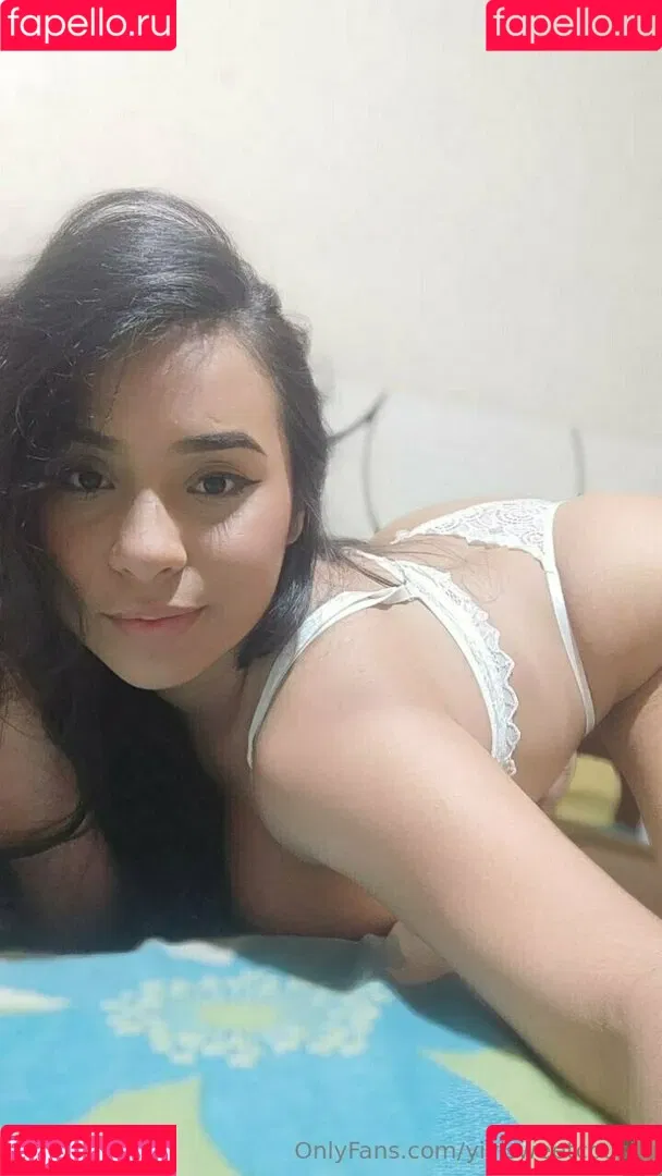 yiyisweetcousin Onlyfans Photo Gallery 