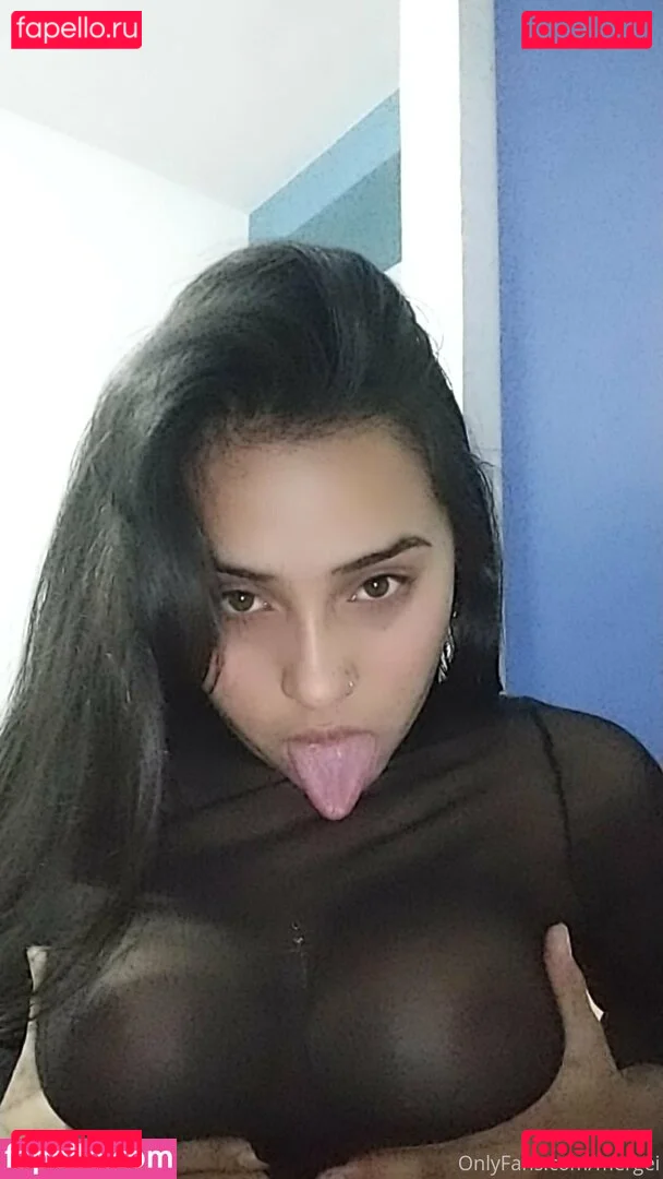 yiyisweetcousin Onlyfans Photo Gallery 