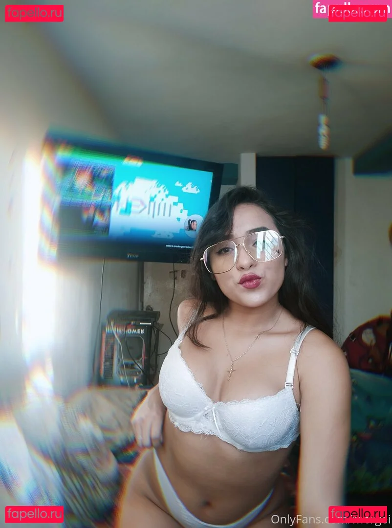 yiyisweetcousin Onlyfans Photo Gallery 