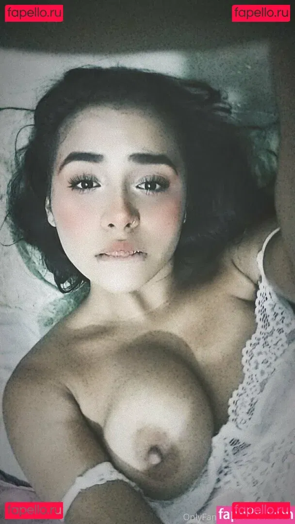 yiyisweetcousin Onlyfans Photo Gallery 