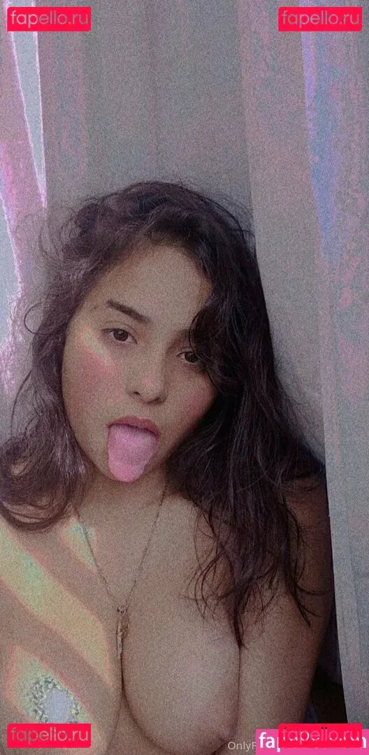 yiyisweetcousin Onlyfans Photo Gallery 