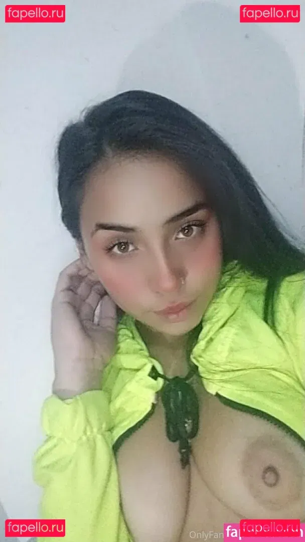 yiyisweetcousin Onlyfans Photo Gallery 