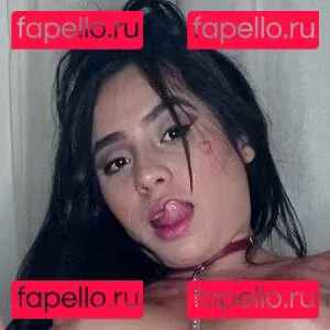 yiyisweetcousin Onlyfans Photo Gallery 