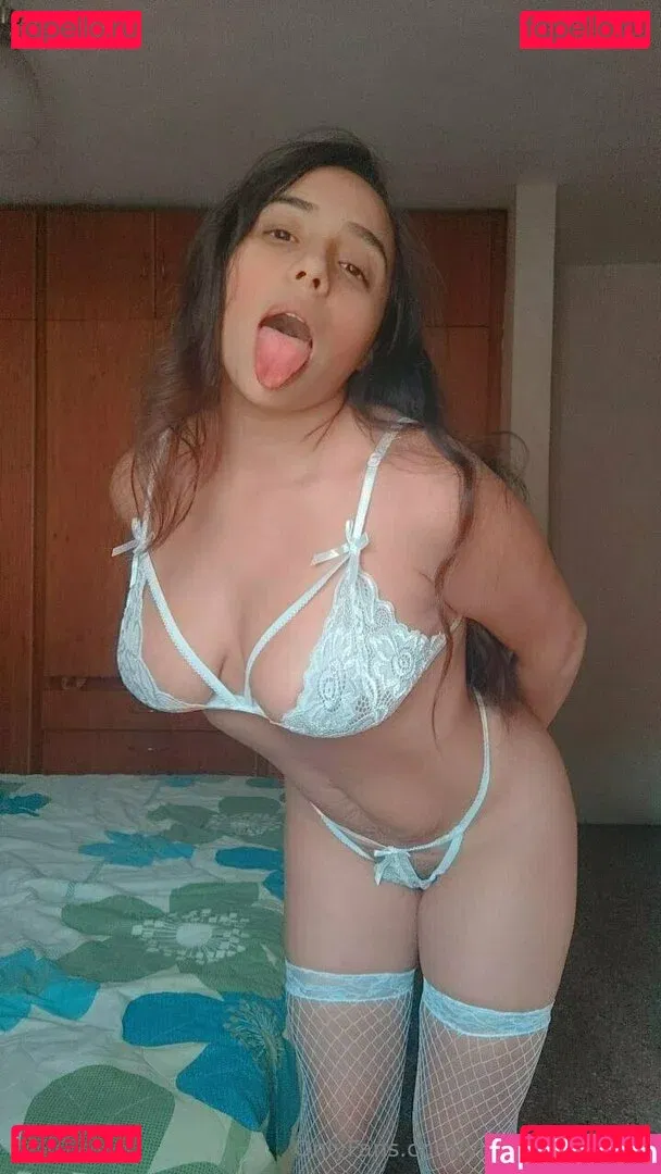 yiyisweetcousin Onlyfans Photo Gallery 