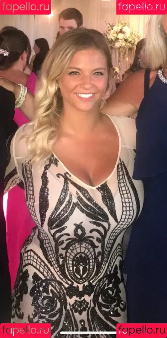 McKenna DeMoe Onlyfans Photo Gallery 