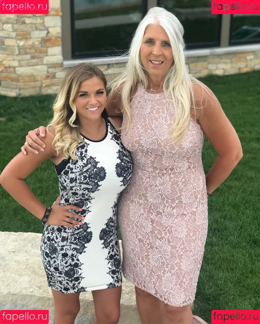 McKenna DeMoe Onlyfans Photo Gallery 