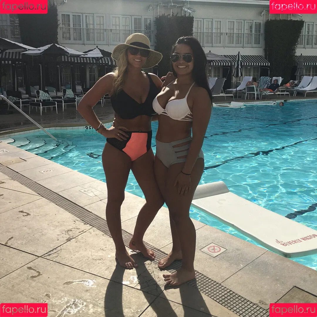 McKenna DeMoe Onlyfans Photo Gallery 