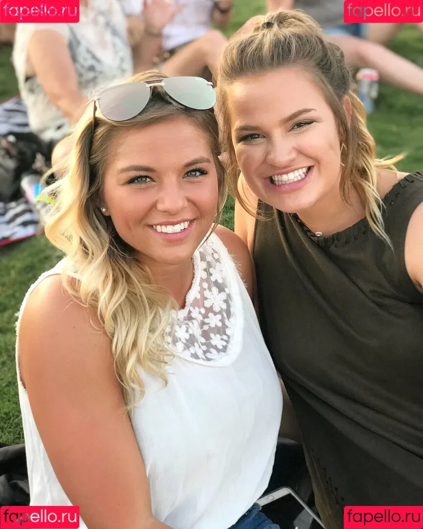 McKenna DeMoe Onlyfans Photo Gallery 