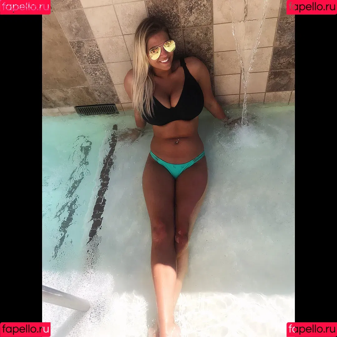 McKenna DeMoe Onlyfans Photo Gallery 