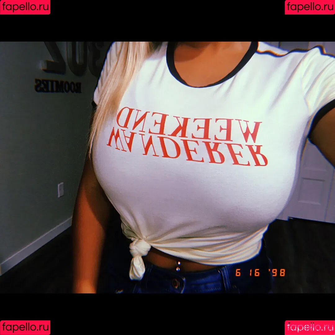 McKenna DeMoe Onlyfans Photo Gallery 