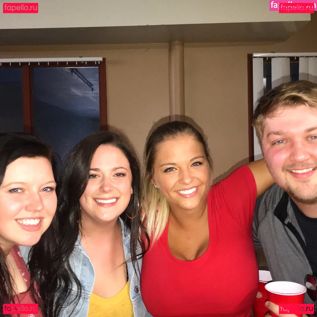 McKenna DeMoe Onlyfans Photo Gallery 