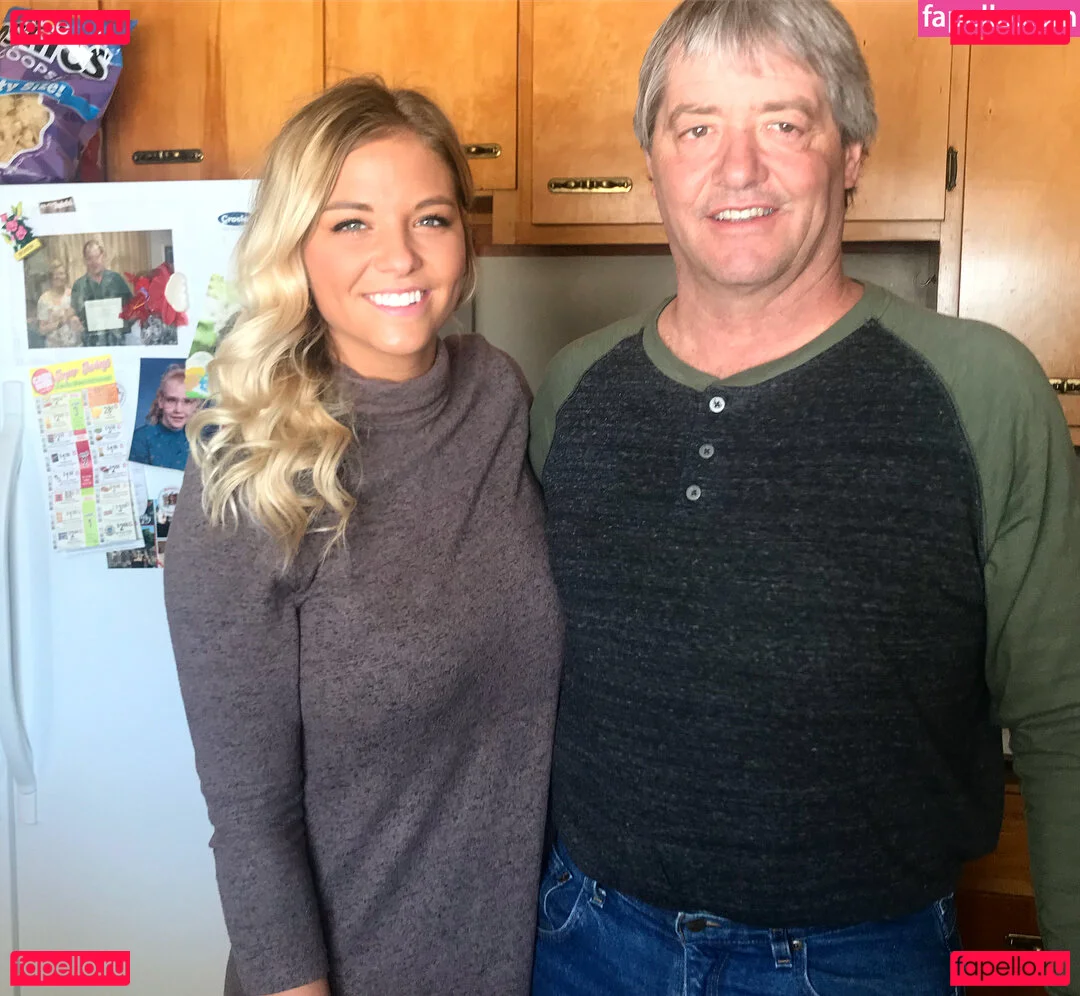 McKenna DeMoe Onlyfans Photo Gallery 