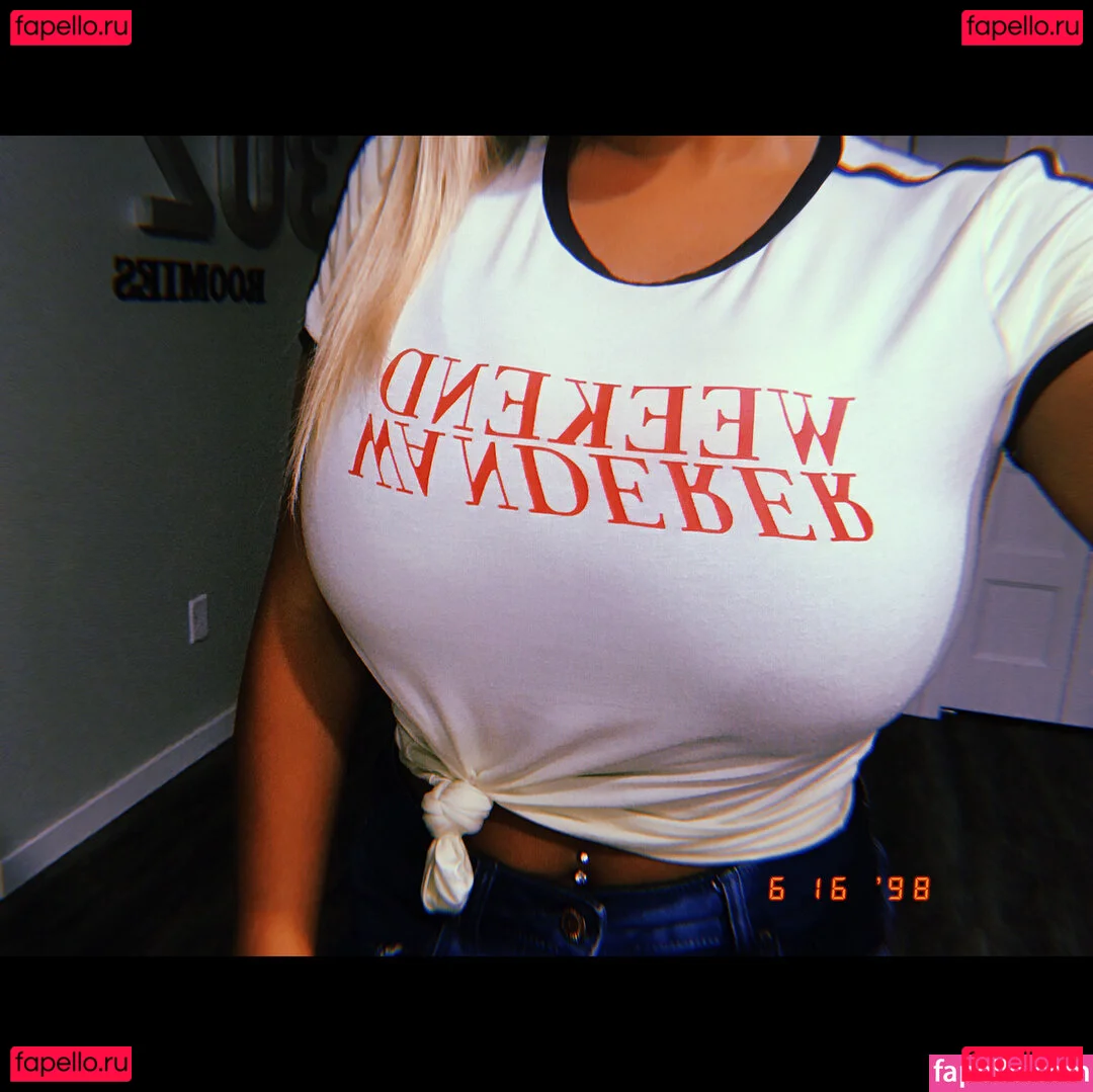 McKenna DeMoe Onlyfans Photo Gallery 