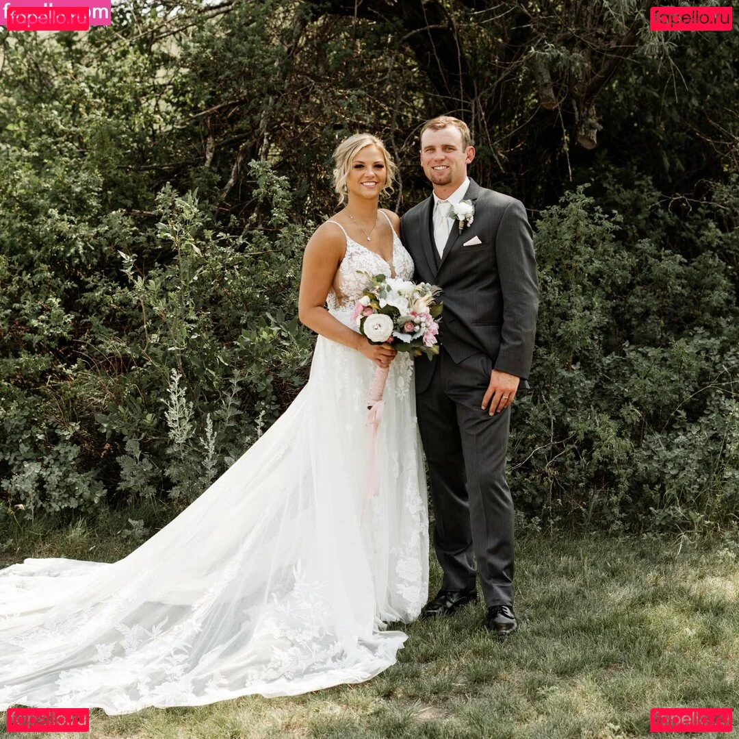 McKenna DeMoe Onlyfans Photo Gallery 