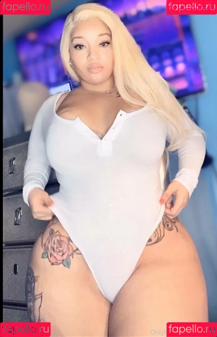 Curvyrb Onlyfans Photo Gallery 