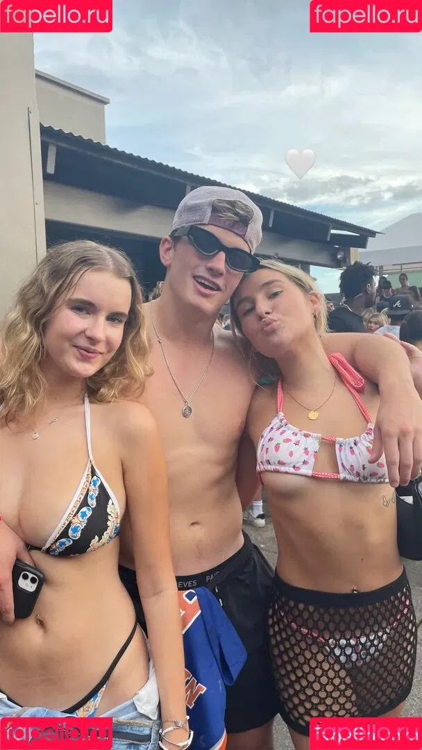 Maddie Gilmore Onlyfans Photo Gallery 