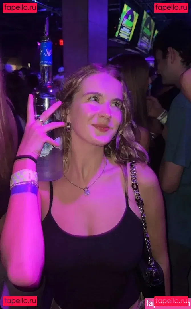 Maddie Gilmore Onlyfans Photo Gallery 