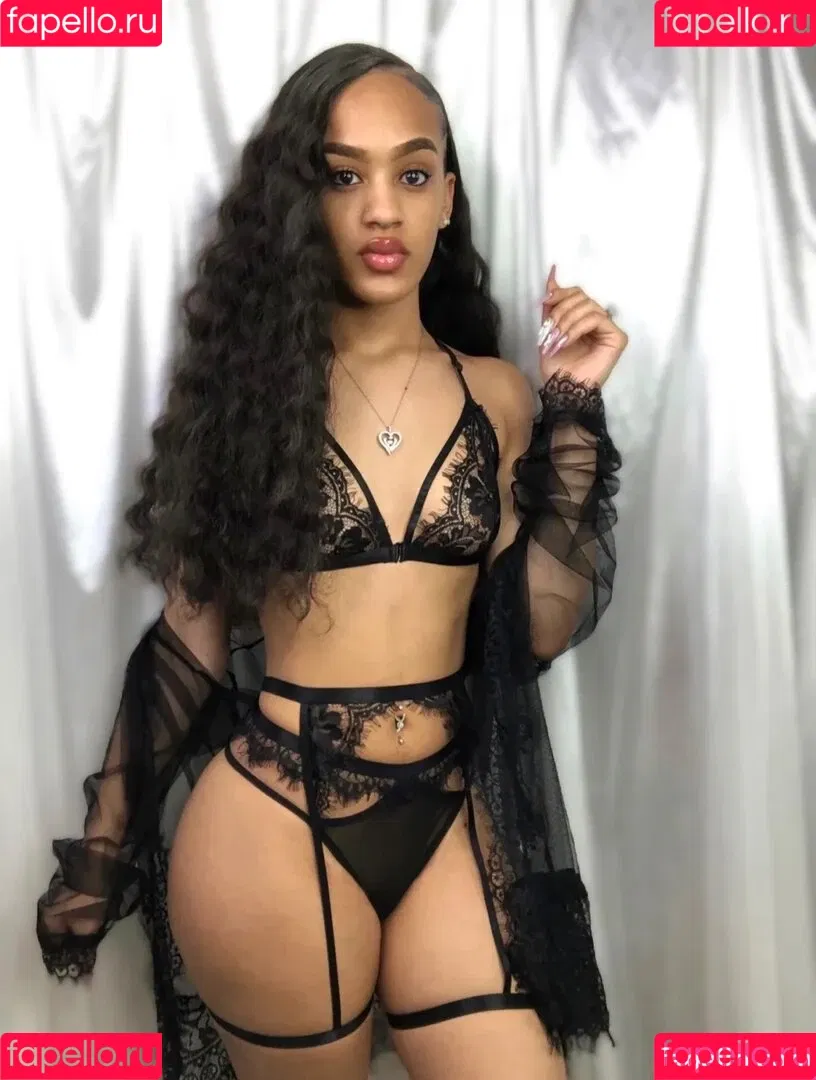 tiahnie Onlyfans Photo Gallery 