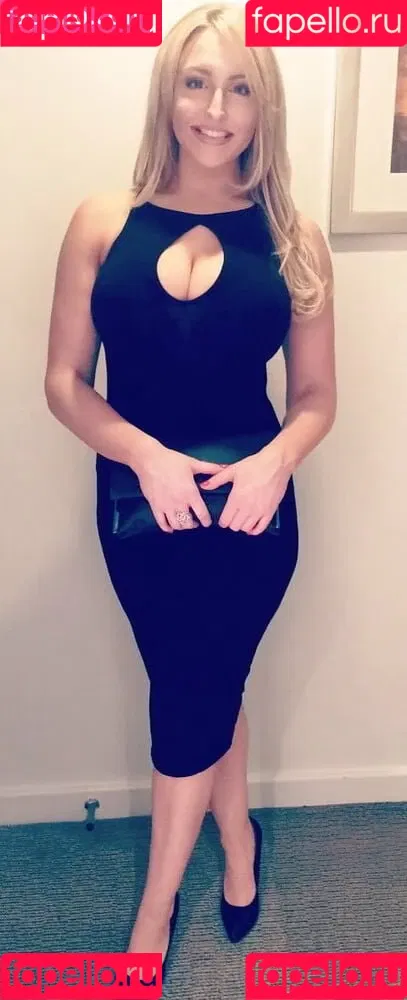 Emma Louise Jones Onlyfans Photo Gallery 
