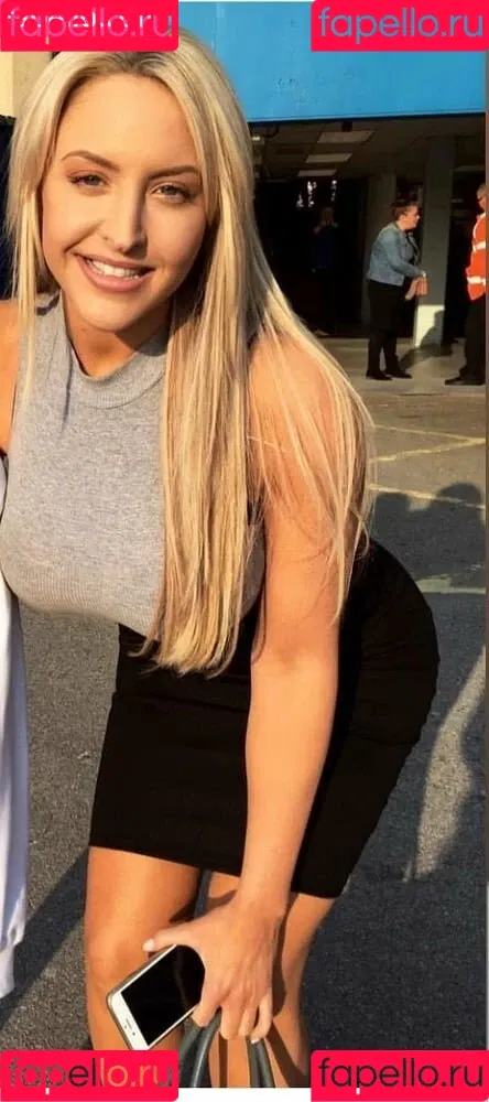 Emma Louise Jones Onlyfans Photo Gallery 