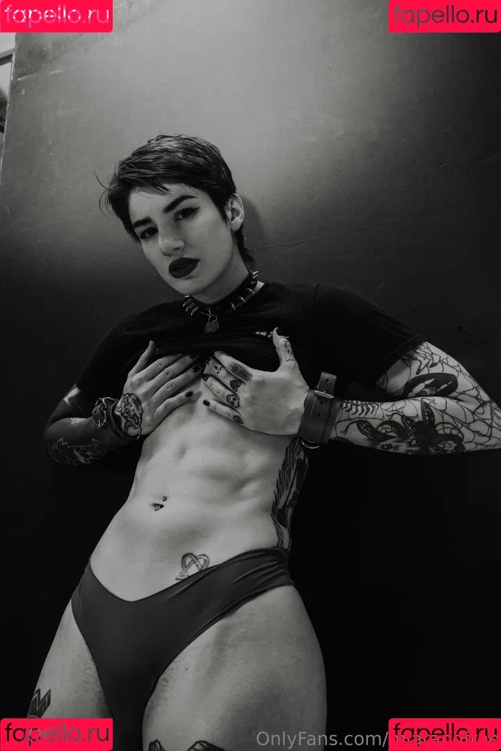 miarandfree Onlyfans Photo Gallery 