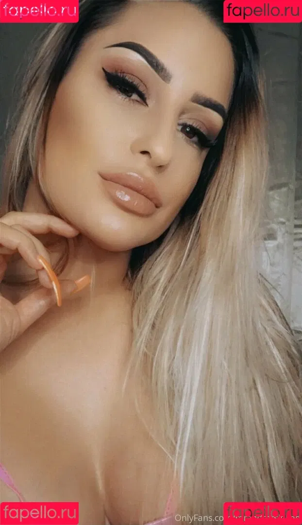 your-favourite-domme Onlyfans Photo Gallery 