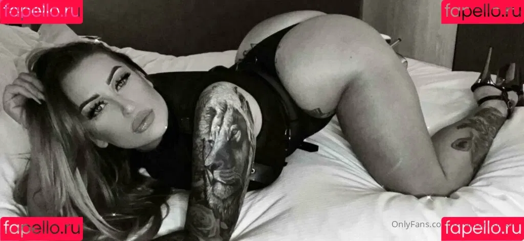 your-favourite-domme Onlyfans Photo Gallery 