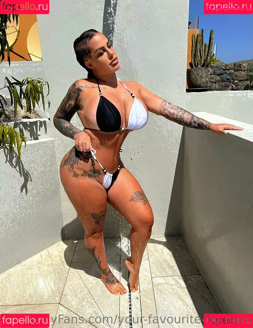 your-favourite-domme Onlyfans Photo Gallery 