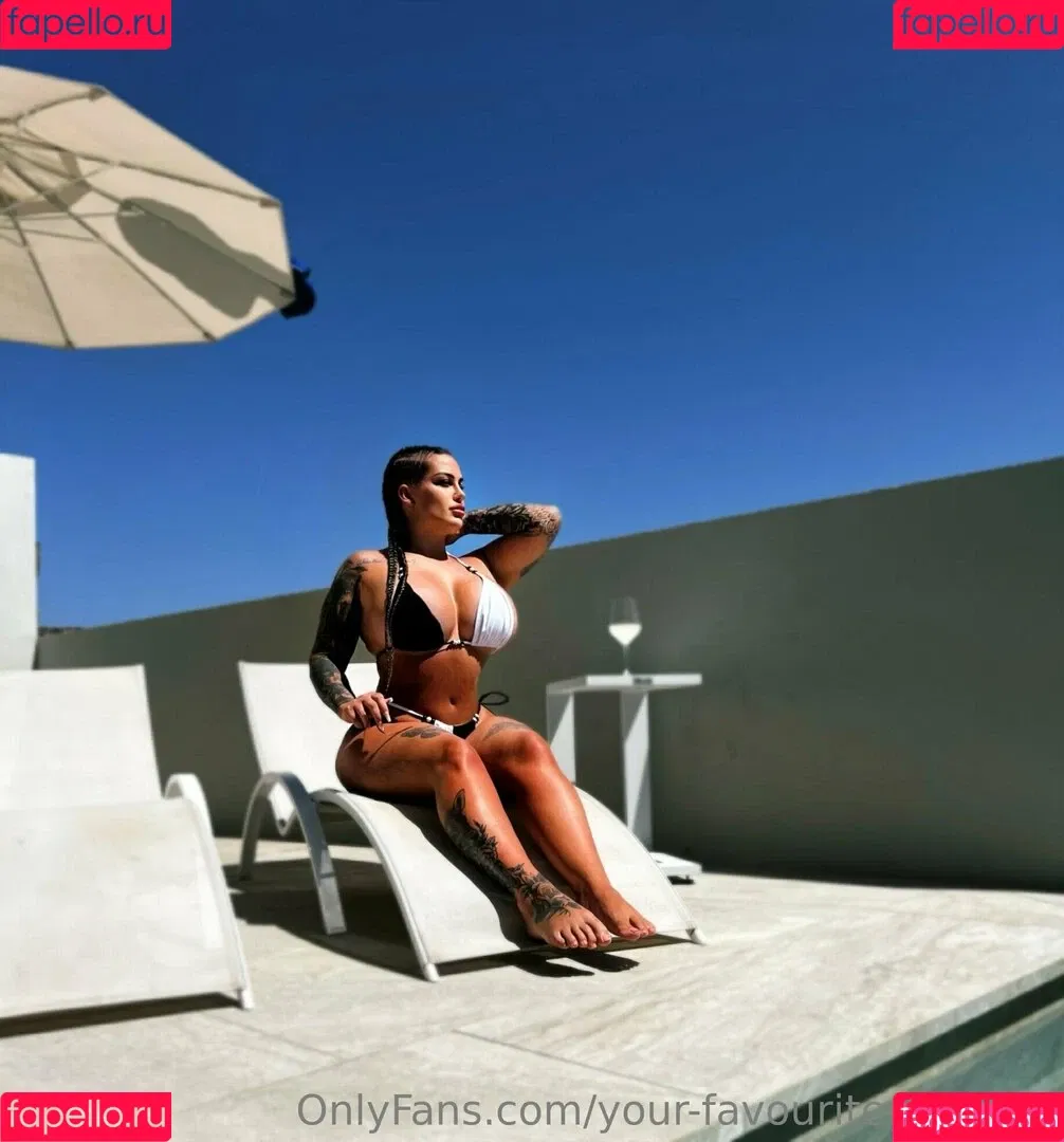 your-favourite-domme Onlyfans Photo Gallery 