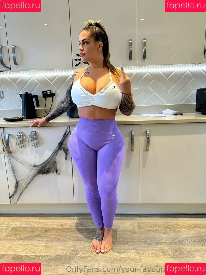 your-favourite-domme Onlyfans Photo Gallery 