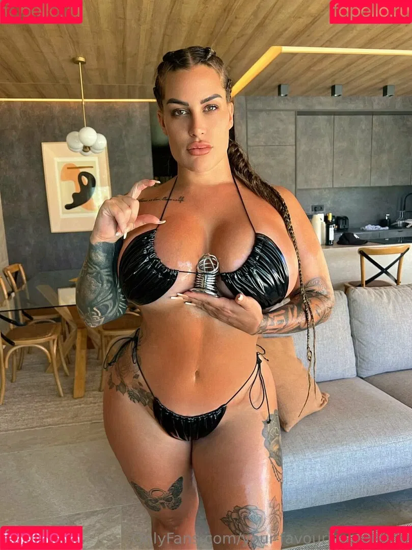 your-favourite-domme Onlyfans Photo Gallery 