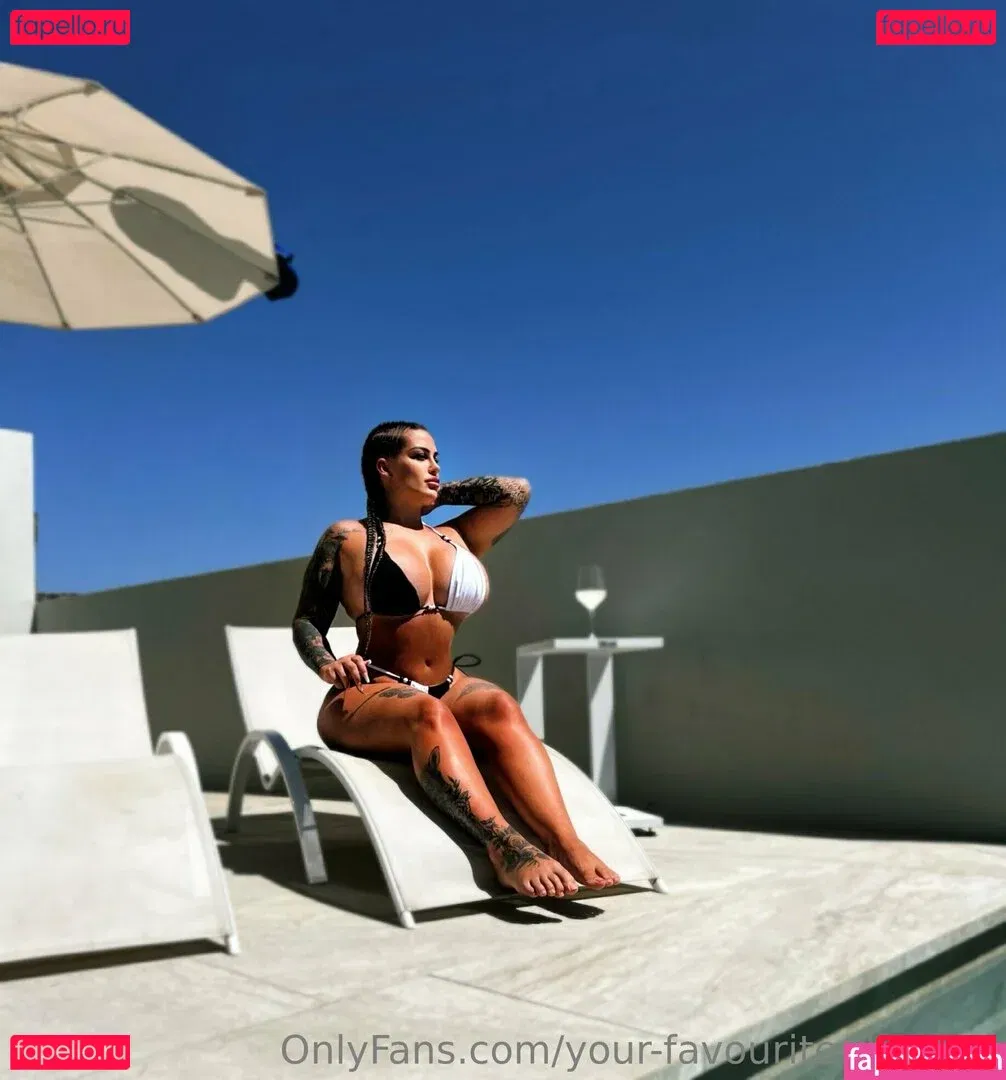 your-favourite-domme Onlyfans Photo Gallery 