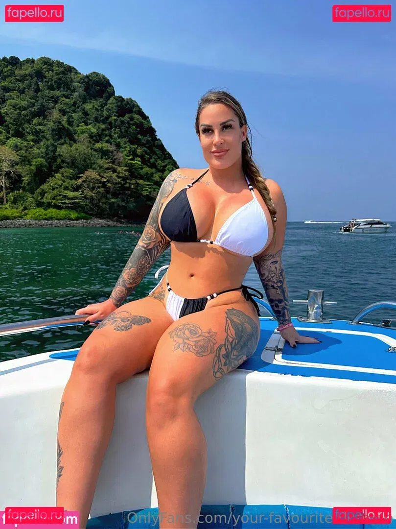 your-favourite-domme Onlyfans Photo Gallery 