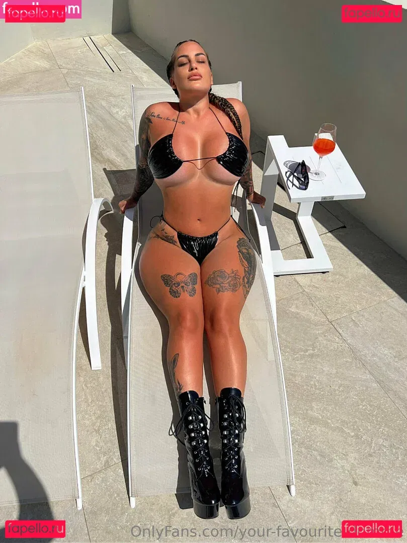 your-favourite-domme Onlyfans Photo Gallery 