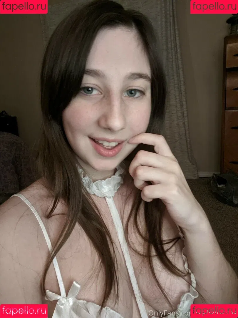 Sasha Sallow Onlyfans Photo Gallery 