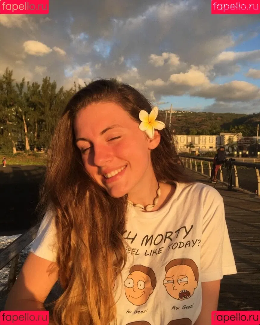 Sarah A-L Onlyfans Photo Gallery 
