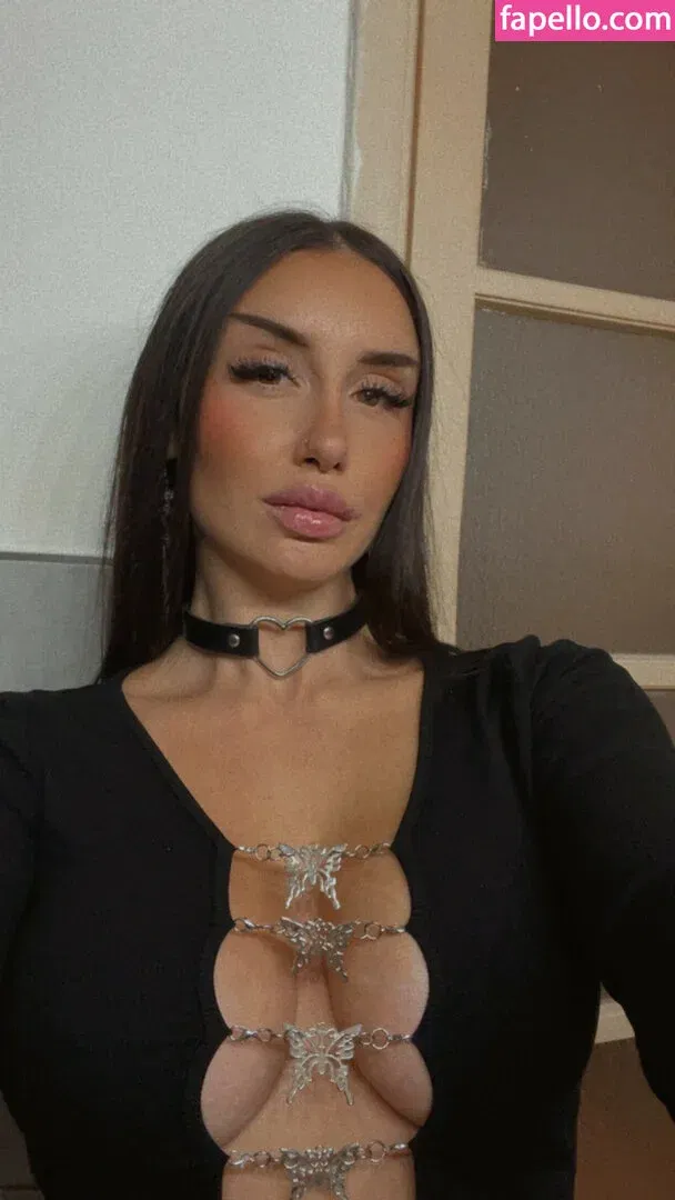 Esmeralda Morichelli Onlyfans Photo Gallery 