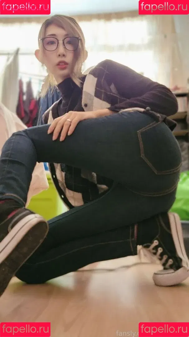 MikanCos Onlyfans Photo Gallery 