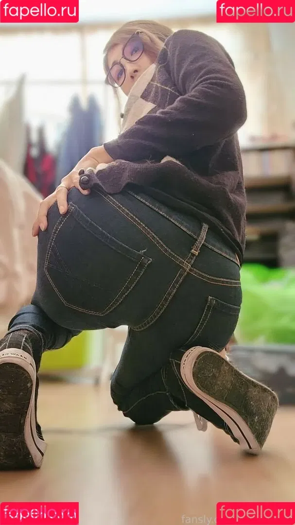 MikanCos Onlyfans Photo Gallery 