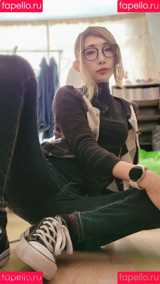 MikanCos Onlyfans Photo Gallery 